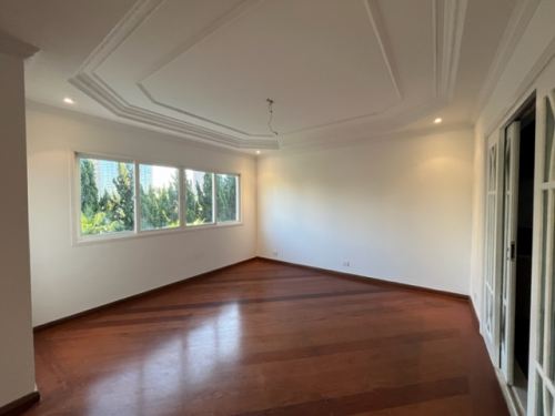 Casa em Condomínio 18 do Forte Santana de Parnaíba 