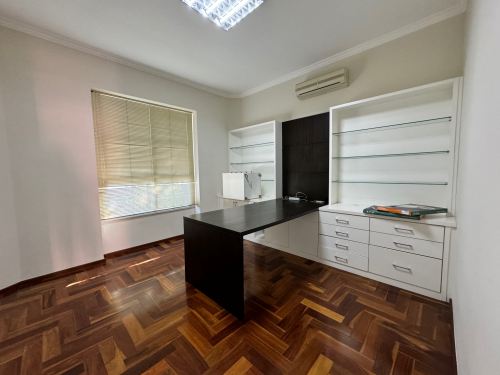 Casa em Condomínio 18 do Forte Santana de Parnaíba 